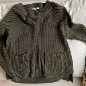 Madewell sweater with two pockets